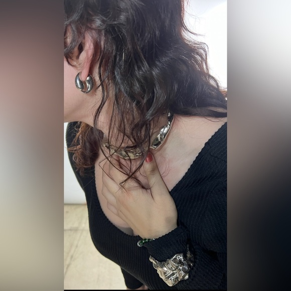 10J. Yin Yang Hoop Earrings - Picture 6 of 6